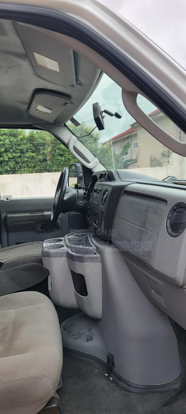 Ford E-250 2012 White