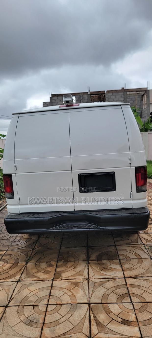 Ford E-250 2012 White