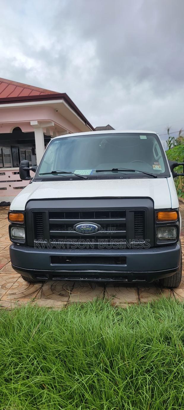 Ford E-250 2012 White