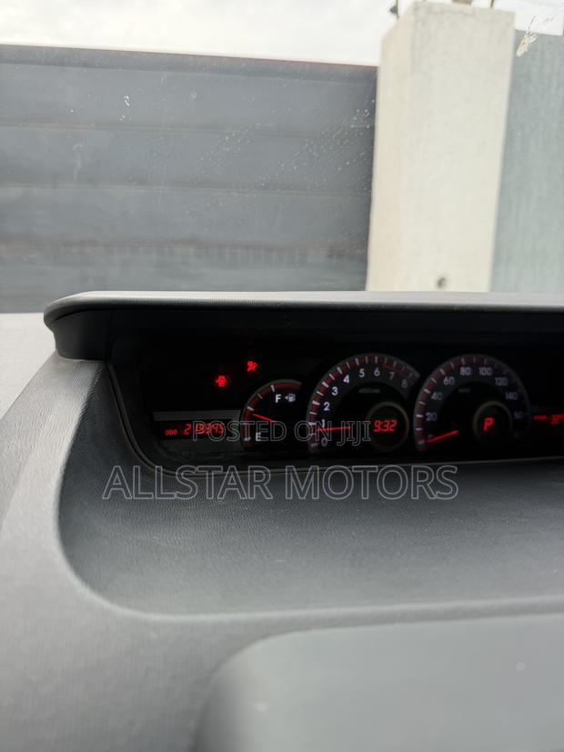 Toyota Voxy V 4WD 7-Seater 2012 Black