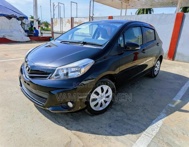 Toyota Vitz 1.3 FWD 3dr 2013 Black