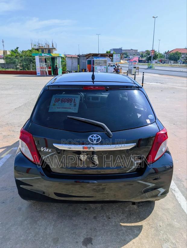 Toyota Vitz 1.3 FWD 3dr 2013 Black