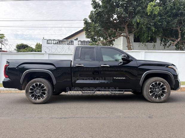 Toyota Tundra Limited 2022 Black