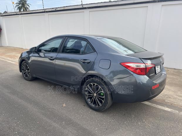 Toyota Corolla 2015