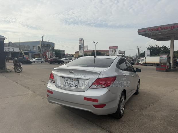 Hyundai Accent 2017 Silver