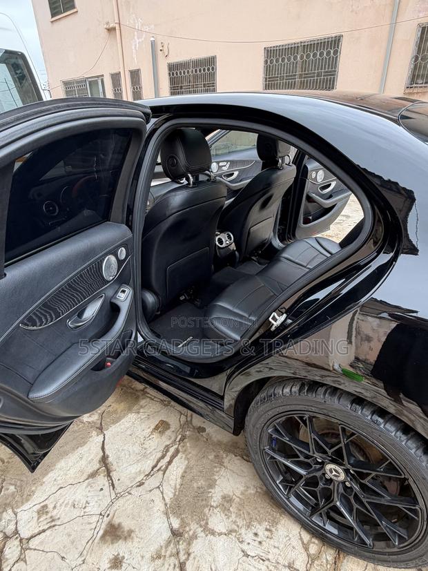 Mercedes-Benz C300 Luxury Sedan RWD (2.0L 4cyl 7A) 2016 Black