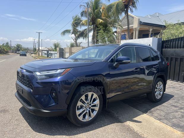 Toyota RAV4 2023 Blue