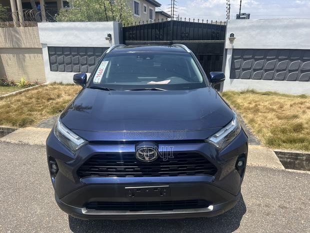 Toyota RAV4 2023 Blue