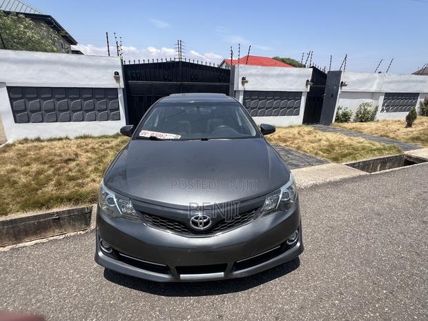 Toyota Camry 2014 Gray