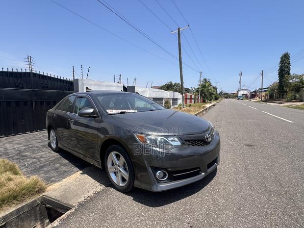 Toyota Camry 2014 Gray