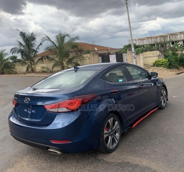 Hyundai Elantra Limited Sedan FWD (1.8L 4cyl 6A) 2016 Blue