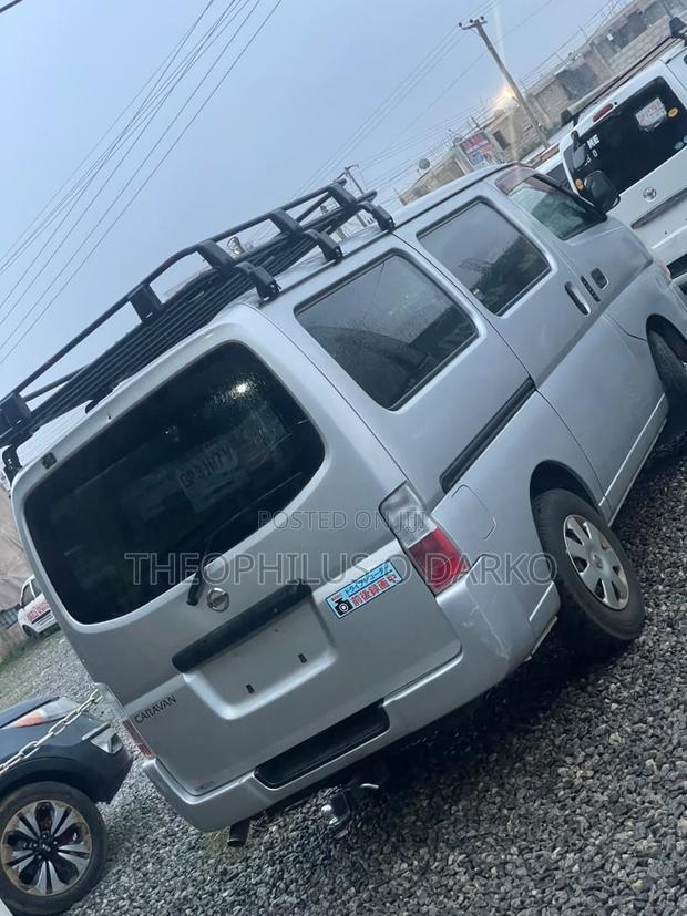 Nissan Caravan 2013 Silver