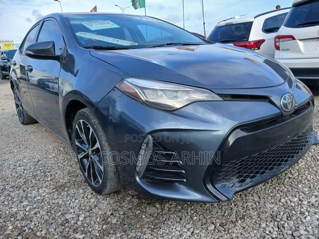 Toyota Corolla 2017 Gray