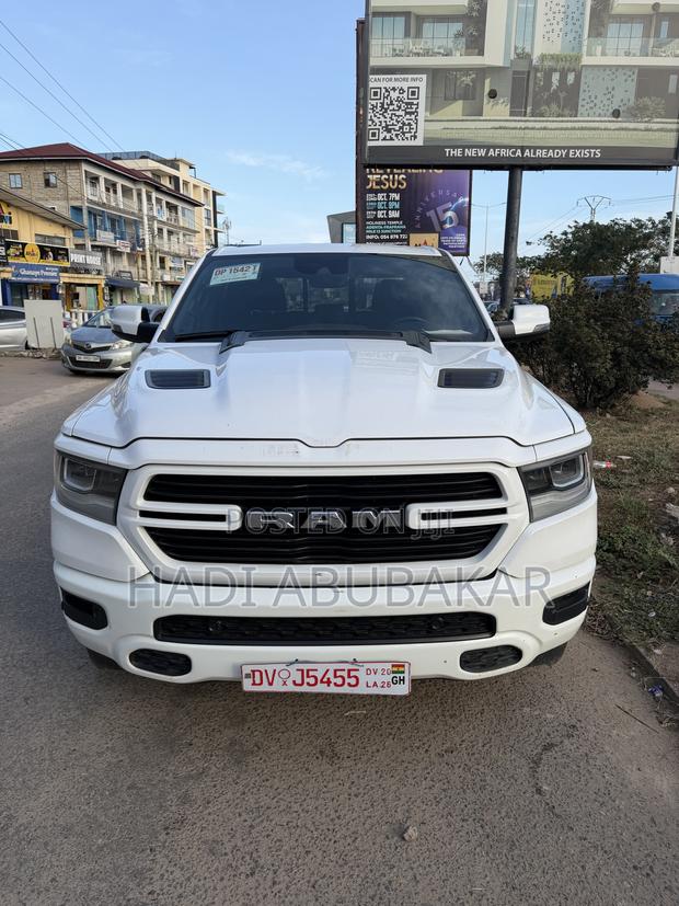 Toyota Tundra 2023 White