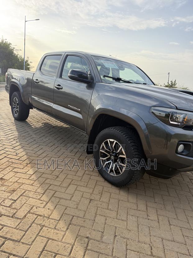 Toyota Tacoma TRD Sport V6 4x2 Double Cab 140.6 in. WB 2020 Gray