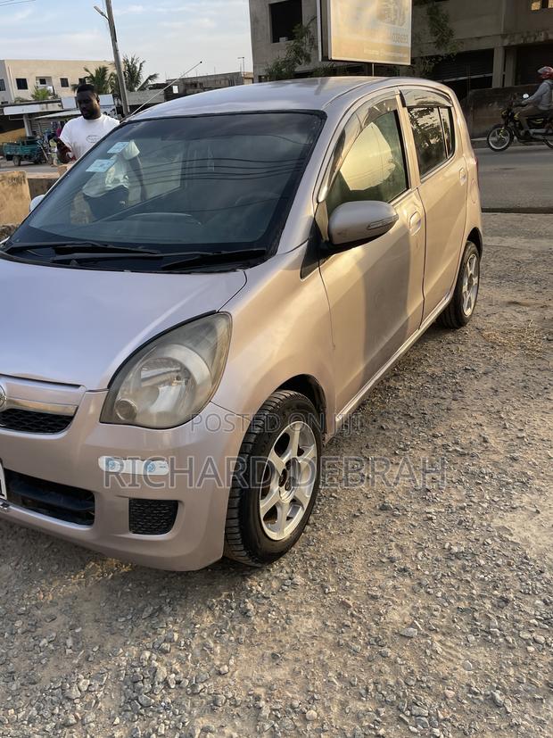 Daihatsu Mira 2011 Pink