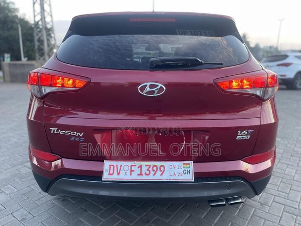Hyundai Tucson 2017 Red
