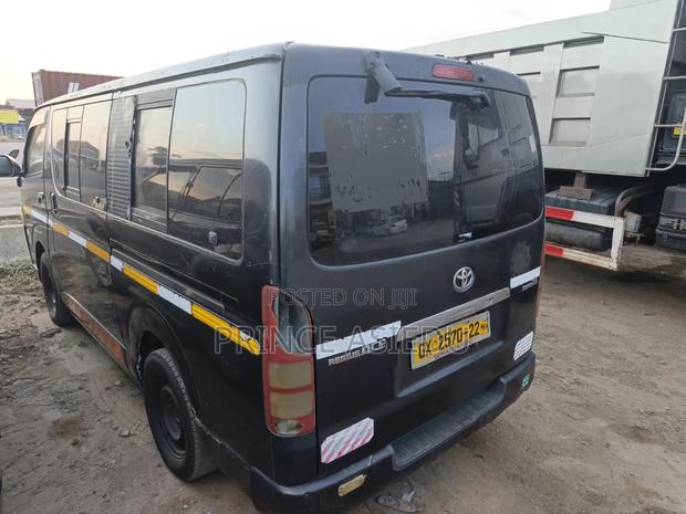 Toyota Regius 1998 Black