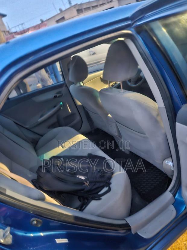 Toyota Corolla LE 4dr Sedan (1.8L 4cyl 4A) 2010 Gray