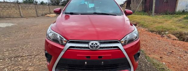 Toyota Yaris 2016 Red