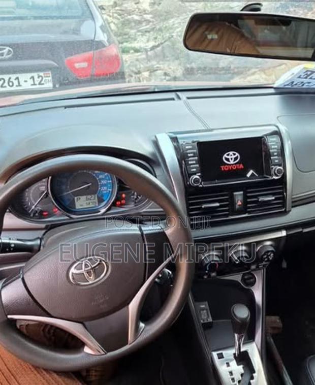 Toyota Yaris 2016 Red