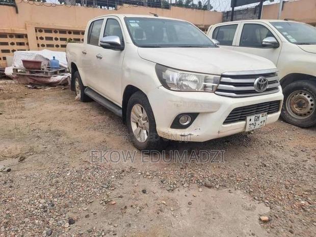 Toyota Hilux 2017 White