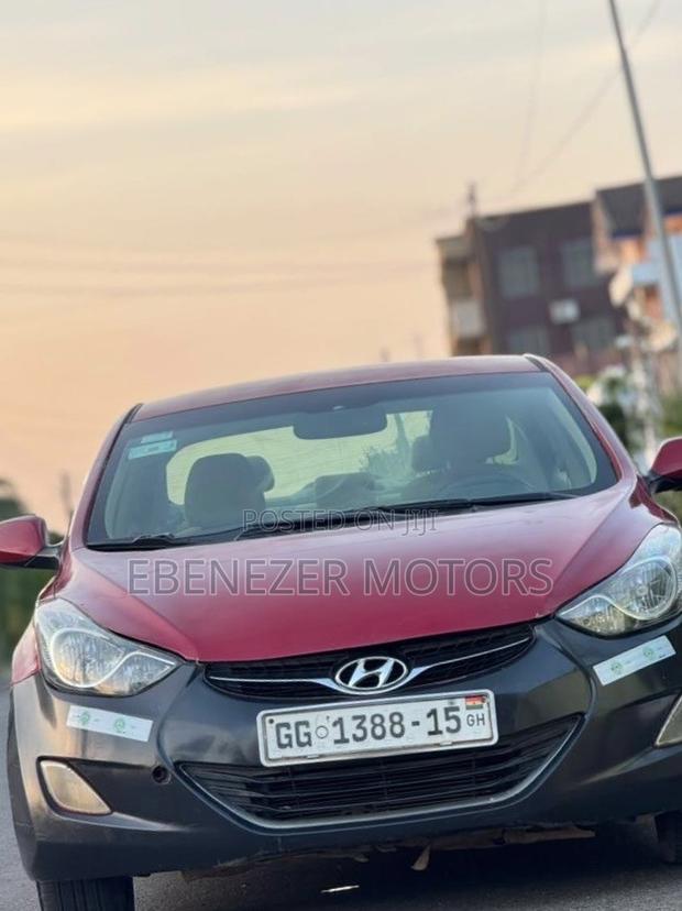 Hyundai Elantra 2012 Red
