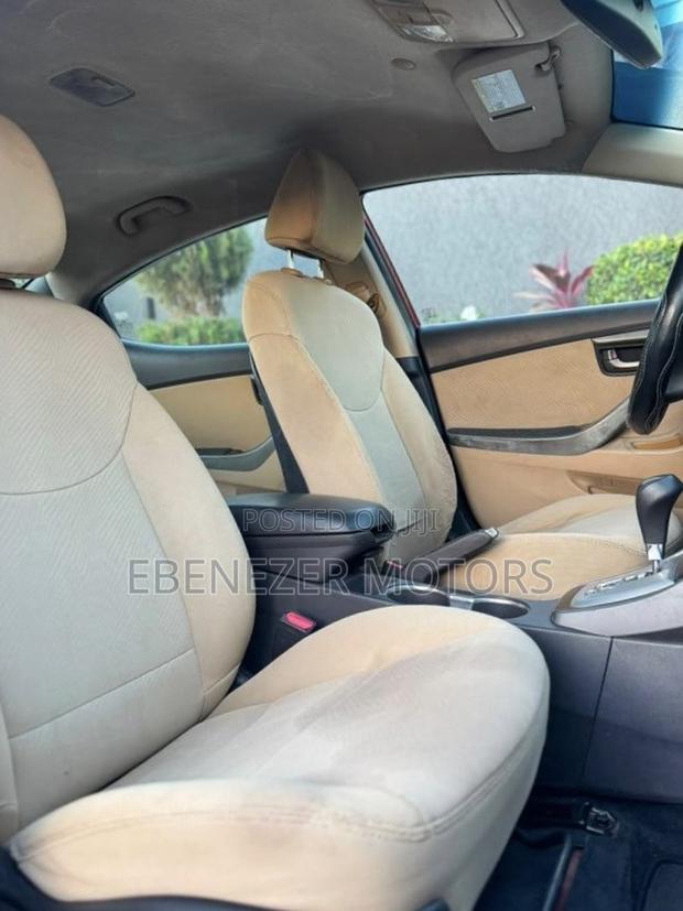 Hyundai Elantra 2012 Red