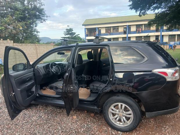 Mitsubishi Outlander 2014 Black