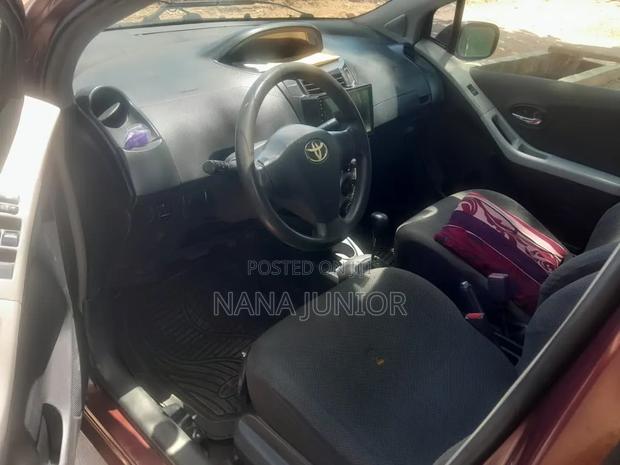 Toyota Vitz 2010 Brown