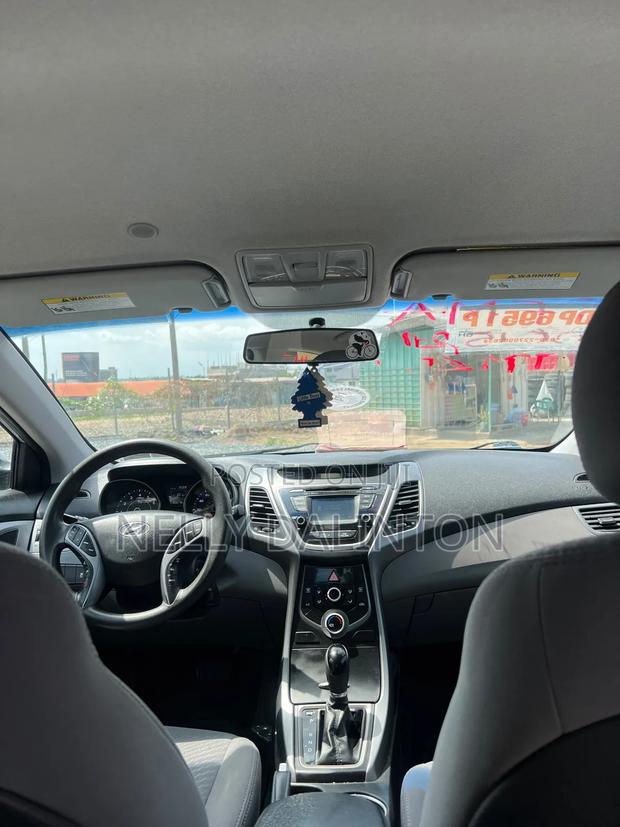 Hyundai Elantra 2015 Silver