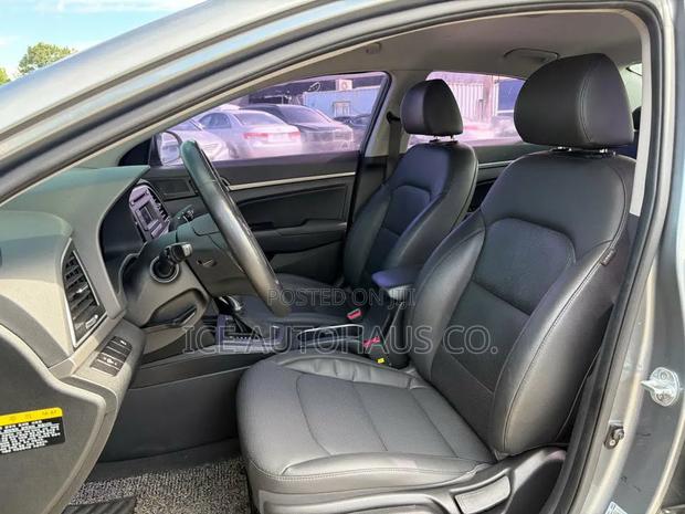 Hyundai Avante 2016 Gray