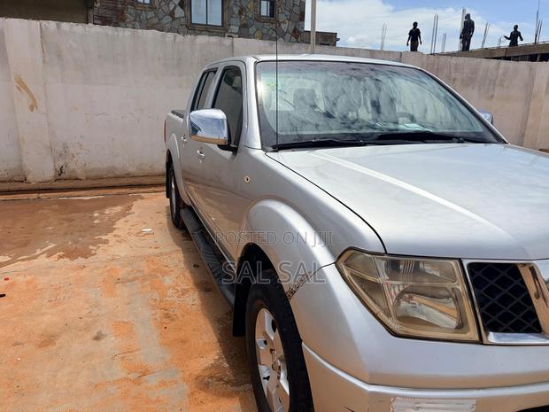 Nissan Navara 2014 Gray