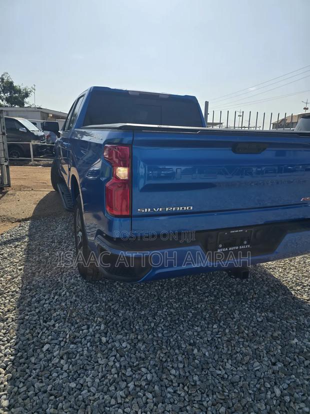 Chevrolet Silverado 2023 Blue