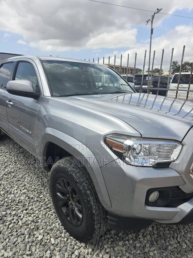 Toyota Tacoma TRD Off Road 2022 Silver
