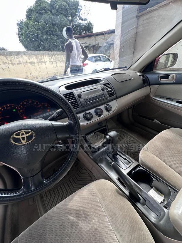 Toyota Camry 2.4 XLE 2005 Burgundy