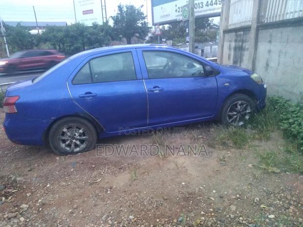 Toyota Yaris 2010 Blue