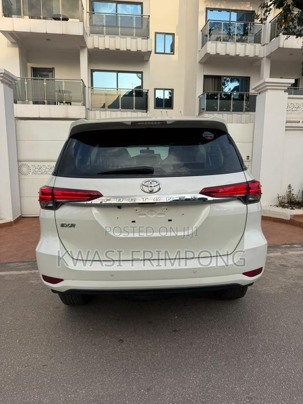 Toyota Fortuner 2.7 AWD 2019 White