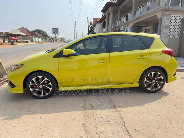 Toyota Corolla SE Special Edition 4dr Sedan (1.8L 4cyl CVT) 2017