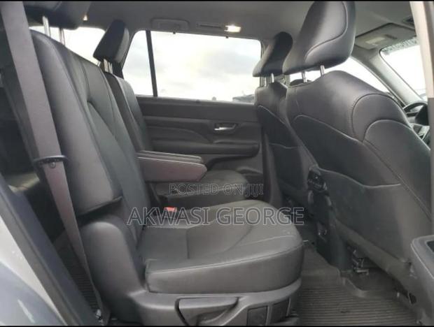 Toyota Grand Highlander 2024 Silver