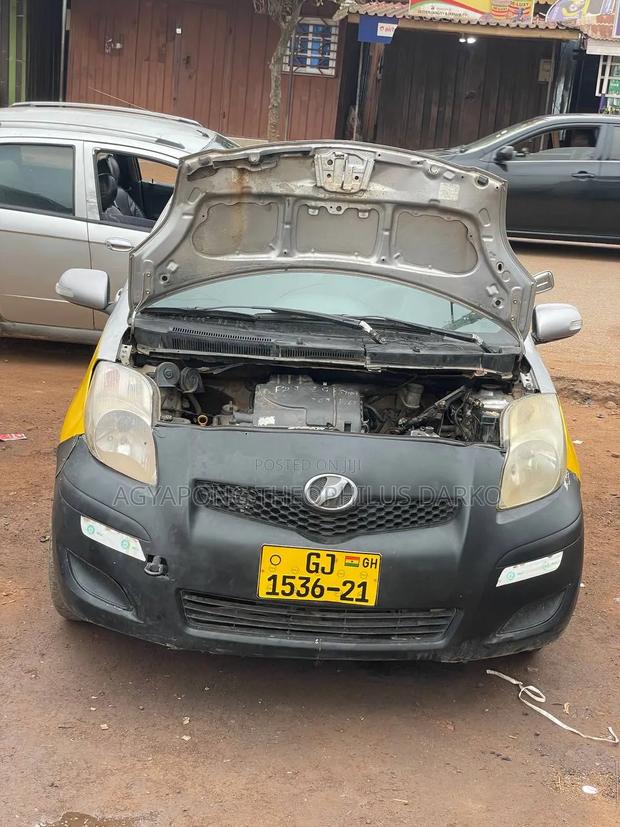 Toyota Vitz 2014 Blue