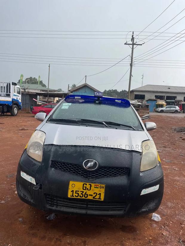 Toyota Vitz 2014 Blue
