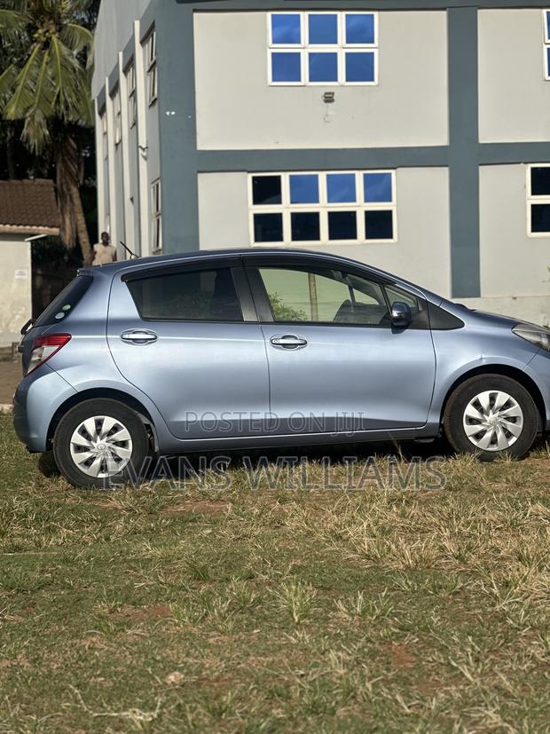 Toyota Vitz 1.3 FWD 5dr 2013