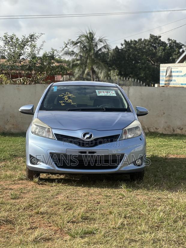 Toyota Vitz 1.3 FWD 5dr 2013