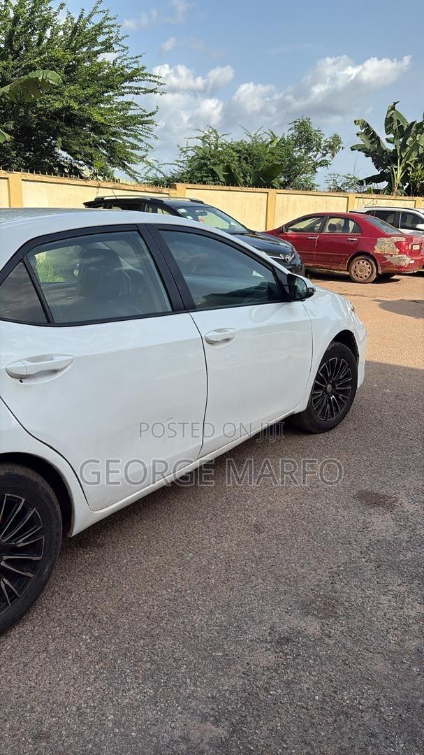 Toyota Corolla 2017 White