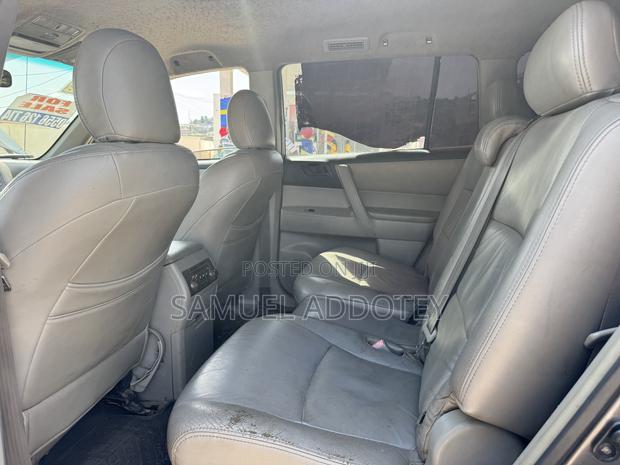 Toyota Highlander 2011 Gray