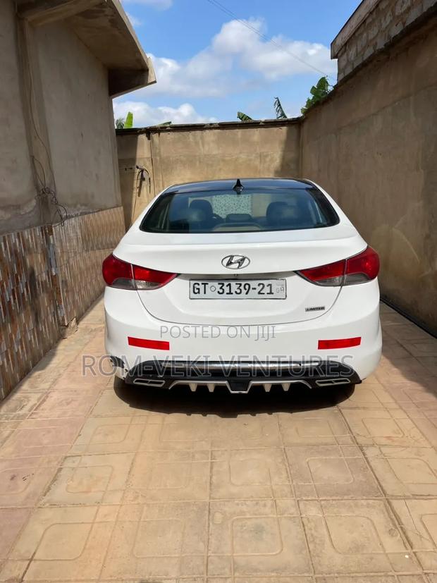 Hyundai Elantra Limited Sedan FWD (1.8L 4cyl 6A) 2013 White