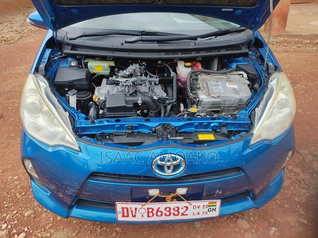 Toyota Aqua 2012 Blue