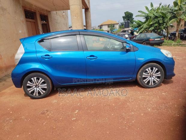 Toyota Aqua 2012 Blue
