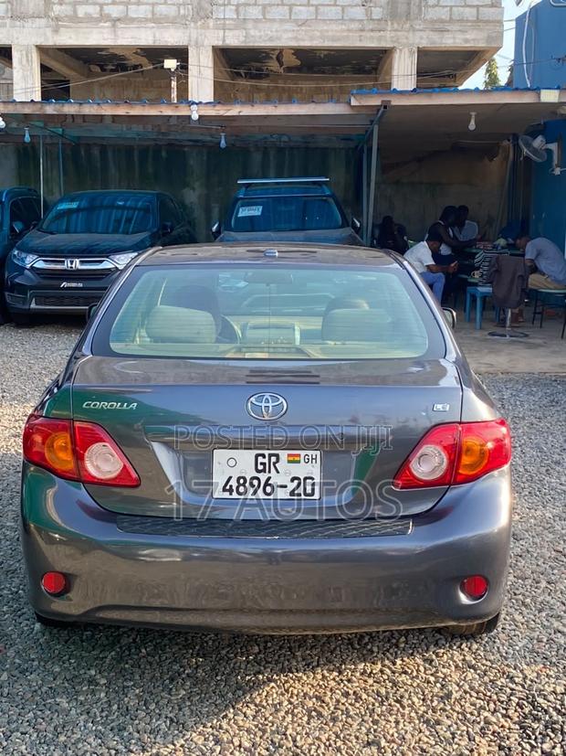 Toyota Corolla 2010 Silver